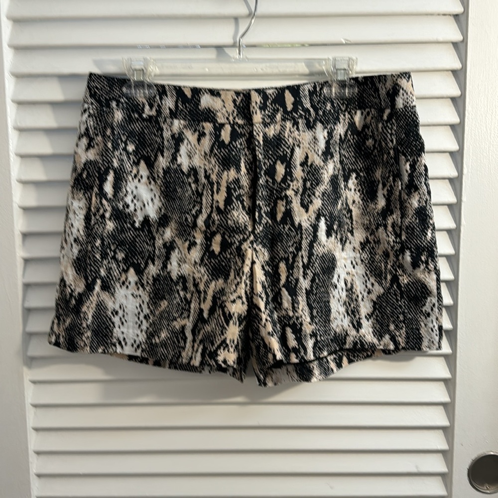 Calvin Klein Black White Snake Print Pocketed Shorts - Size 10